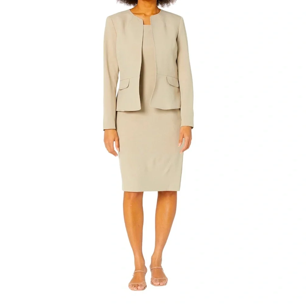 Tahari Jenn scoop neck textured Crepe skirt suit set - Picture 1 of 10